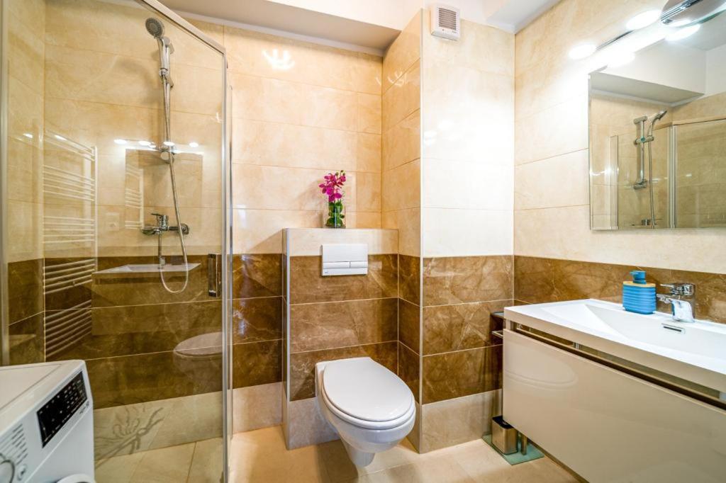 Pink Velvet Rk Ghimbav Apartment ภายนอก รูปภาพ